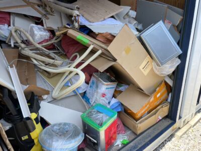 お客様倉庫にて産業廃棄物回収