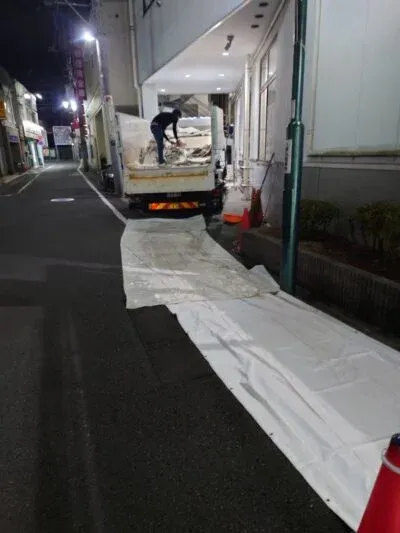 トラック荷台
